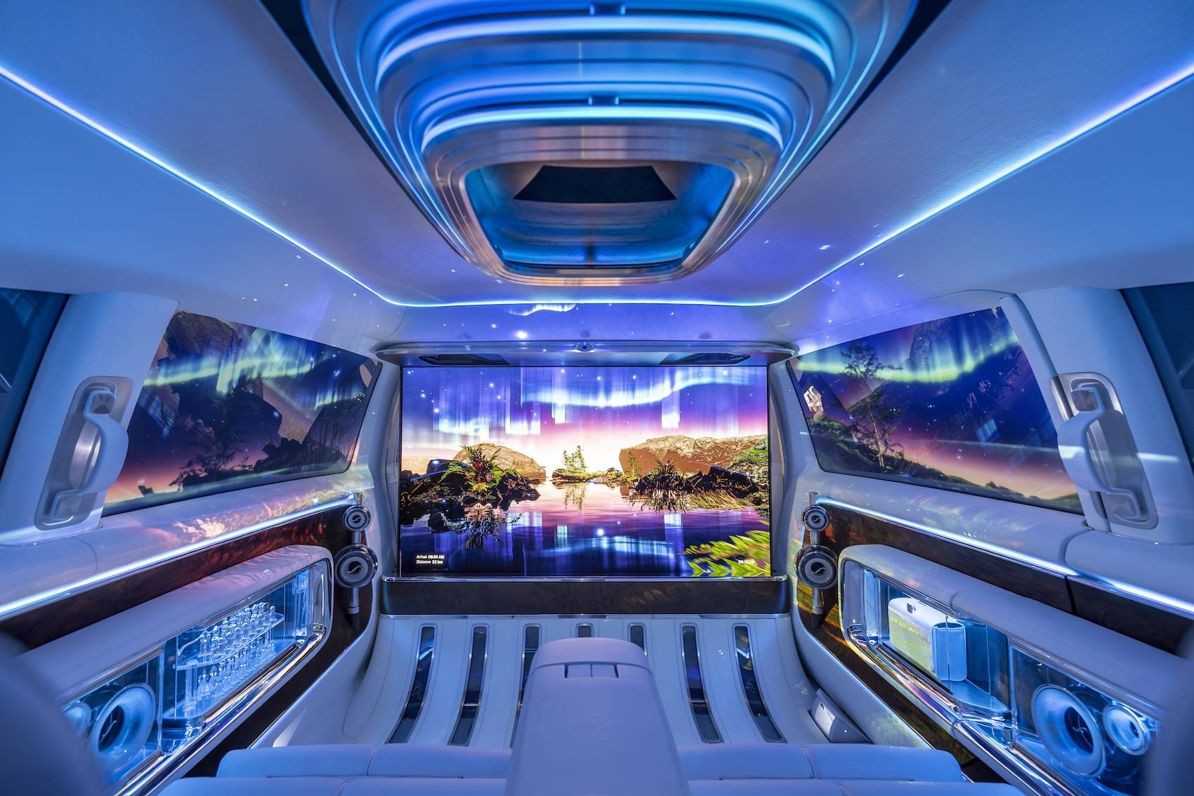 不止是新車聯(lián)歡，更是技術(shù)大會(huì)——深度解讀2025奔馳品牌科技日的信息系統(tǒng)集成服務(wù)